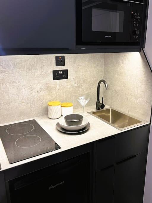 Lovely 1 Bed Studio 2B Near Royal Infirmary And Dmu เลสเตอร์ ภายนอก รูปภาพ