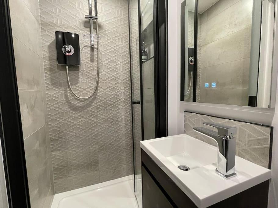 Lovely 1 Bed Studio 2B Near Royal Infirmary And Dmu เลสเตอร์ ภายนอก รูปภาพ